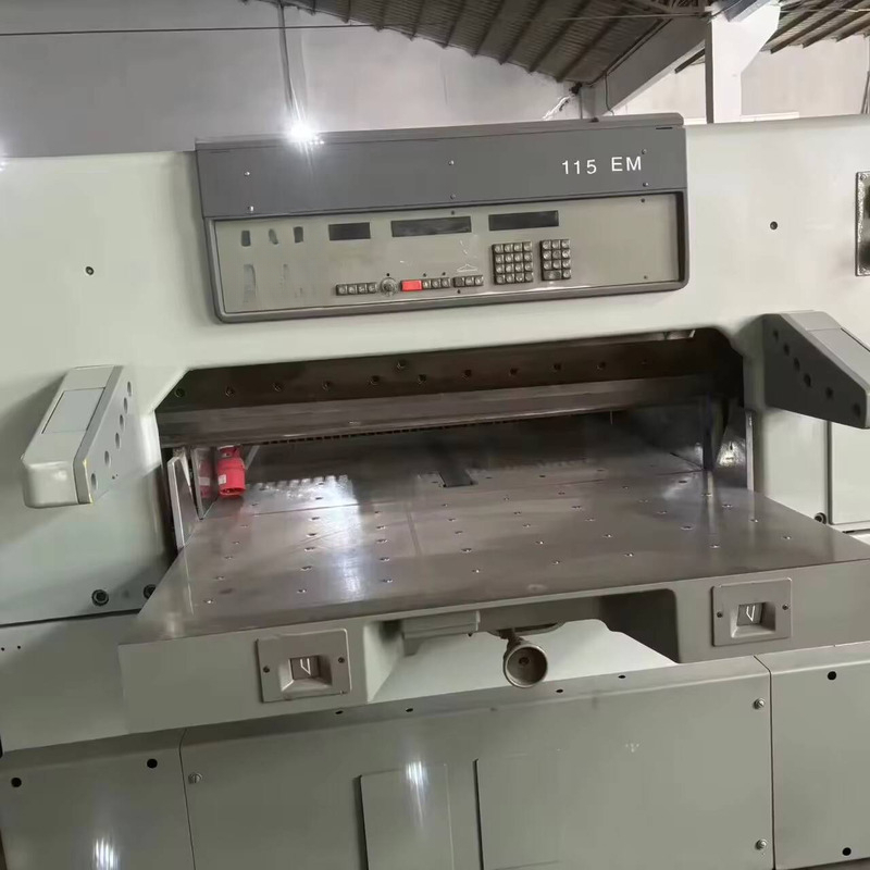 Paper Cutting Guillotine - Mesin Pemotong Kertas Bekas Polar Cutter,